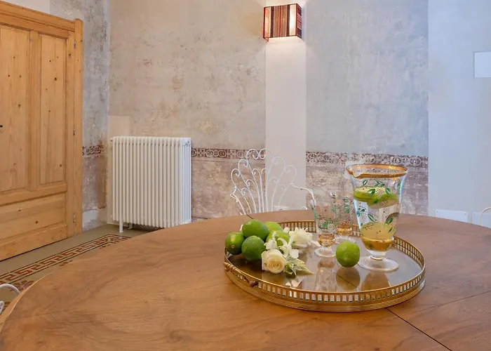 Boudoir Degli Orti, Unconventional Stay In Borgata, Siracusa
